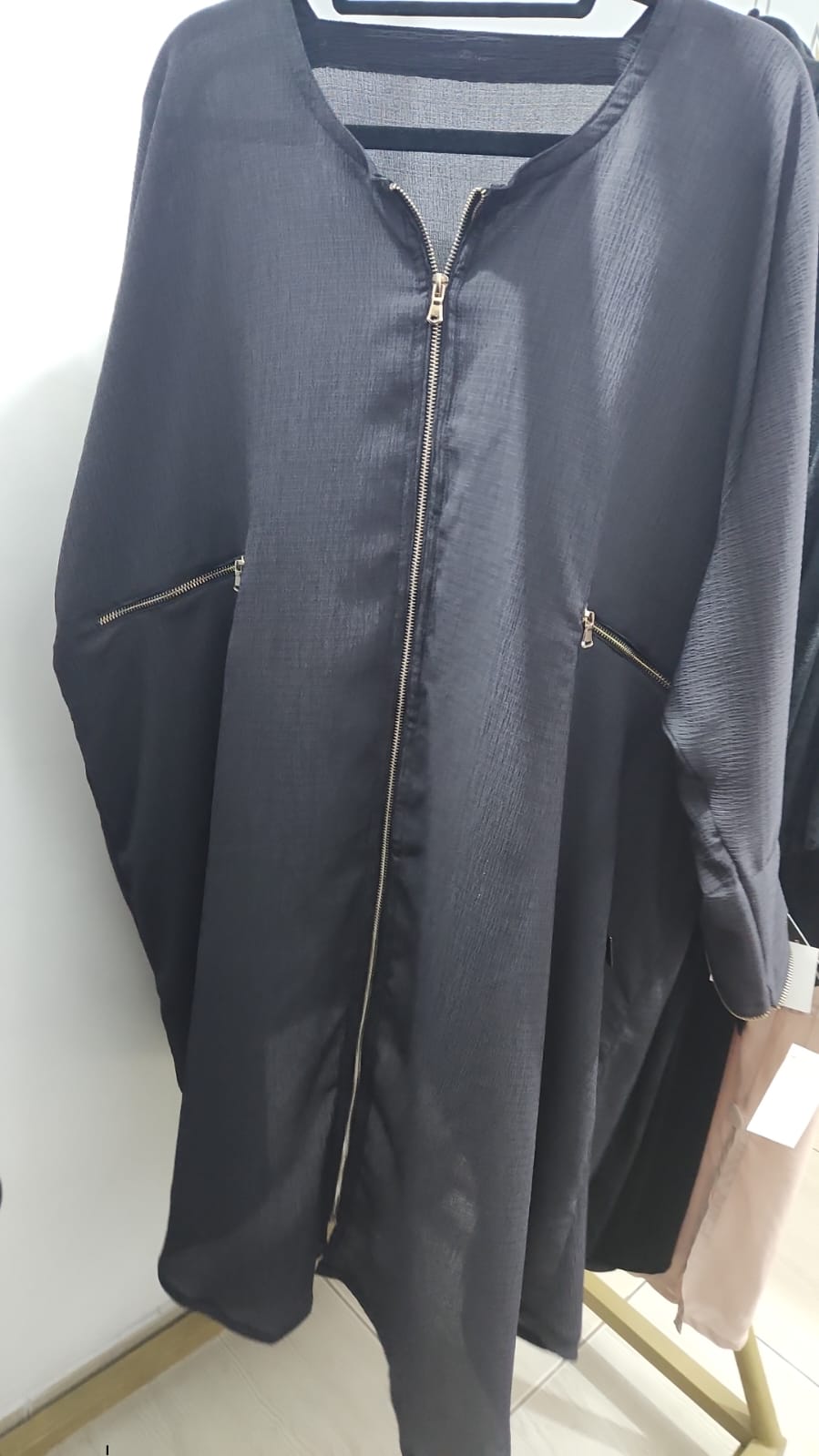 Short style cap with pockets