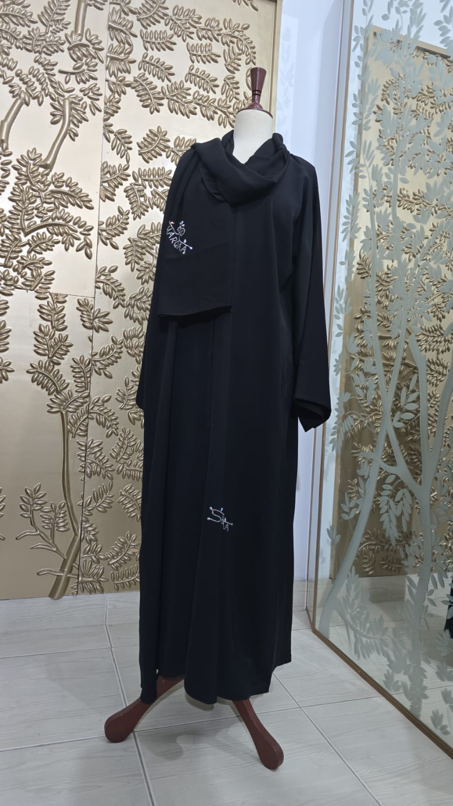 Queen Exclusive