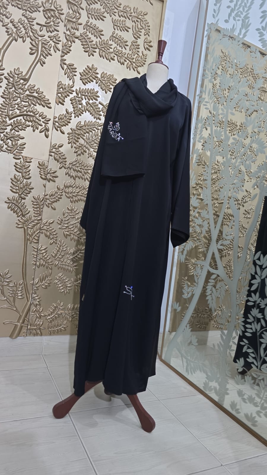 Queen Exclusive